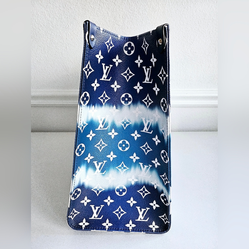 Louis Vuitton Blue Escale Limited Edition Onthego GM - Picture 4 of 15